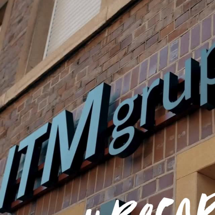 ✨ 2025 – Was für ein Jahr! ✨
Unser Rückblick auf ein Jahr voller Highlights:

🏆 Red Dot Award – kreative Exzellenz...